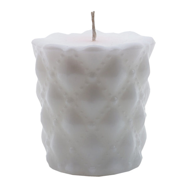 Белая интерьерная свеча из парафина - свеча столбик с рельефной поверхностью.